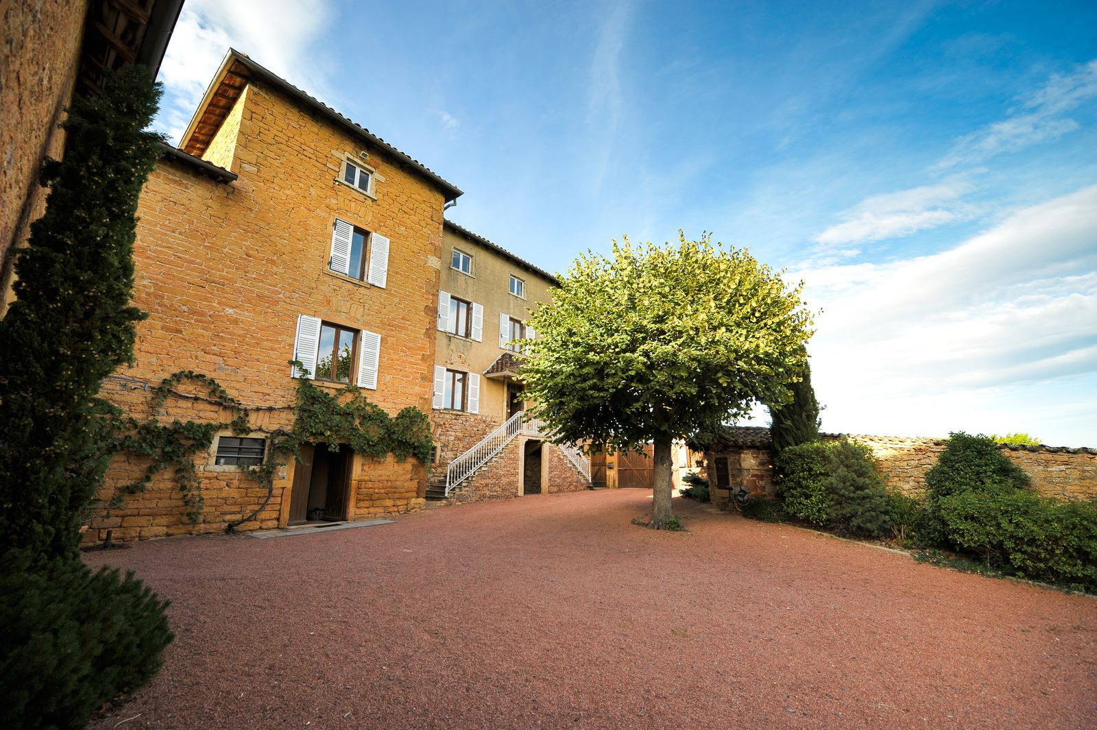 La cour intérieure du Domaine des Sources